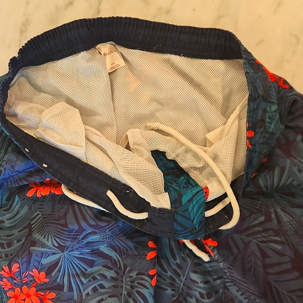 Merona Beach Shorts - Picture 3 of 4